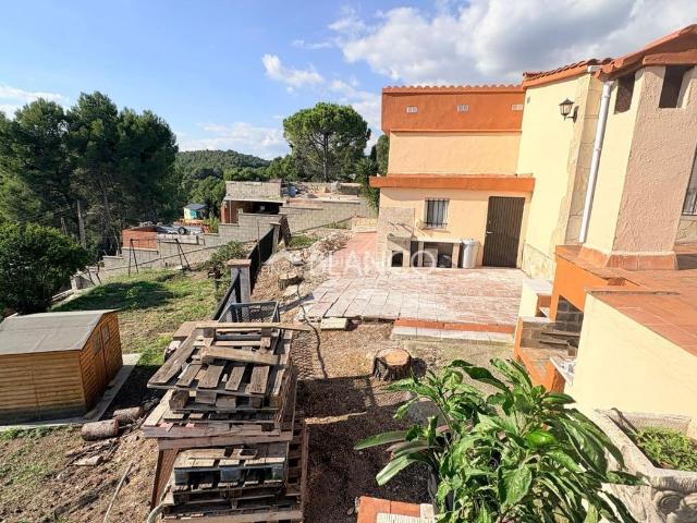 Casa en venta en Piera. Casa con impresionantes vistas y gran parcela en Can Mata. Casas.