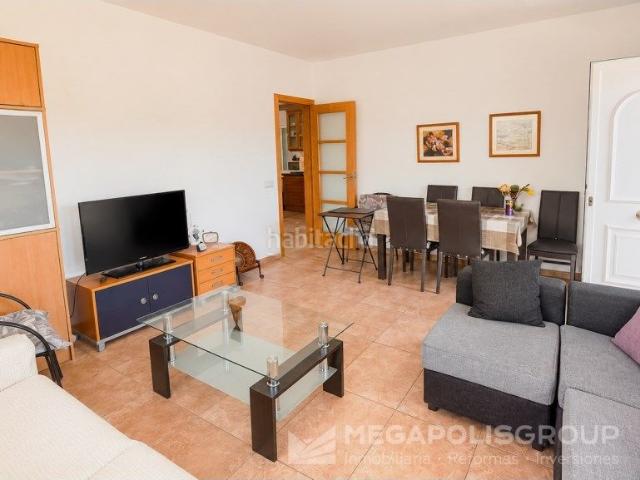 Casa en venta en Piera. Casa de una sola planta con vistas a Montserrat y potencial de ampliación en Piera. Casas.
