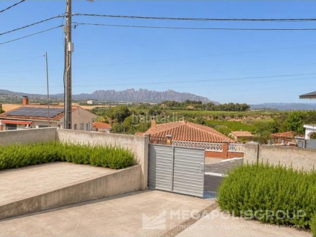 Casa en venta en Piera. Casa de una sola planta con vistas a Montserrat y potencial de ampliación en Piera. Casas.