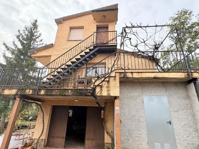 Casa en venta en Piera. Casa en venta en urbanización Can Bou. Casas.