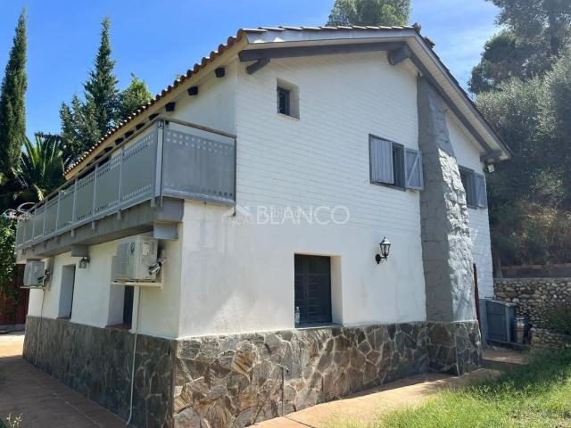 Casa en venta en Piera. CASA RESIDENCIAL EN CASTELL DE LA VENTOSA. Casas.