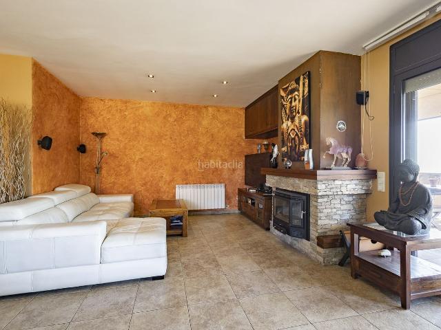 Casa en venta en Piera. Exclusiva villa de autor con vistas a Montserrat en Can Mas, Piera. Casas.