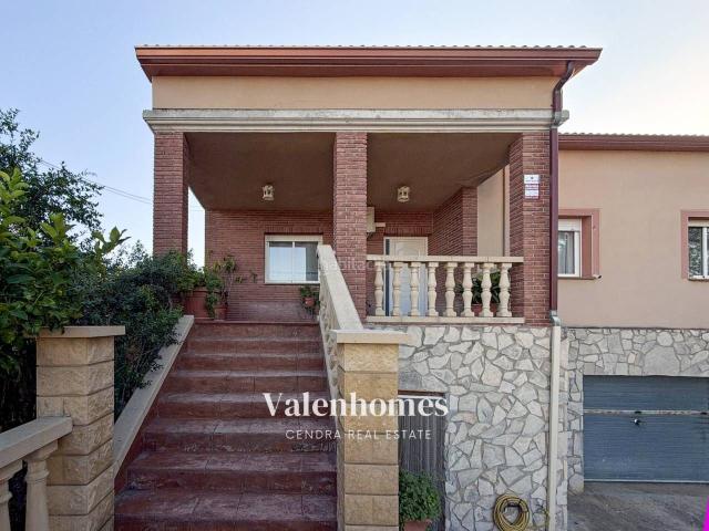 Casa en venta en Piera. PRECIOSA CASA A 4 VIENTOS CON PISCINA Y VISTAS A MONTSERRAT EN PIERA. Casas.