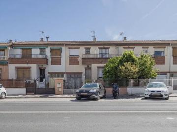 Casa en venta en Pinos Puente, Granada