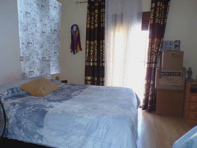 Casa en venta en Pinos Puente, Granada