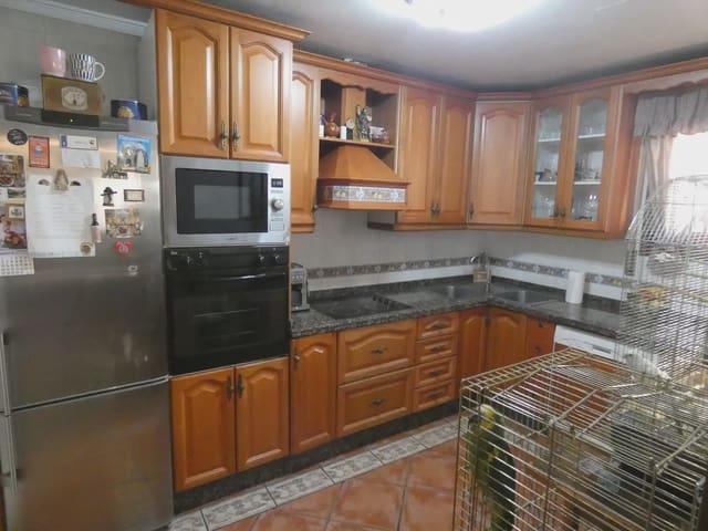 Casa en venta en Pinos Puente, Granada