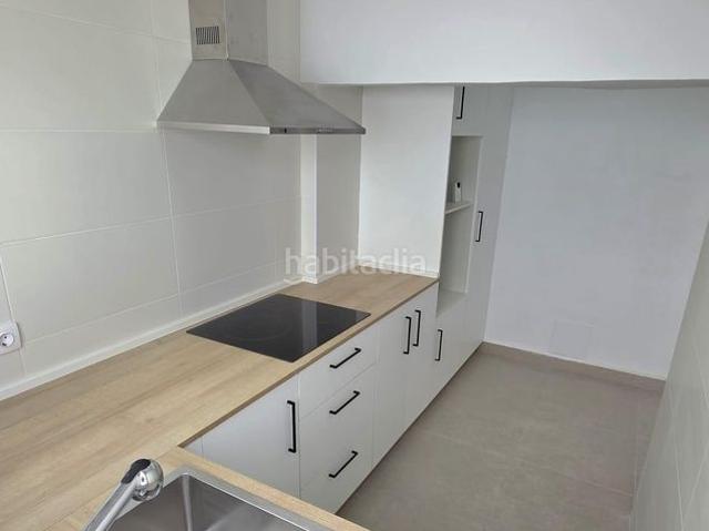 Casa en venta en Pinoso. Vivienda independiente reformada con patio privado en Pinoso. Casas.