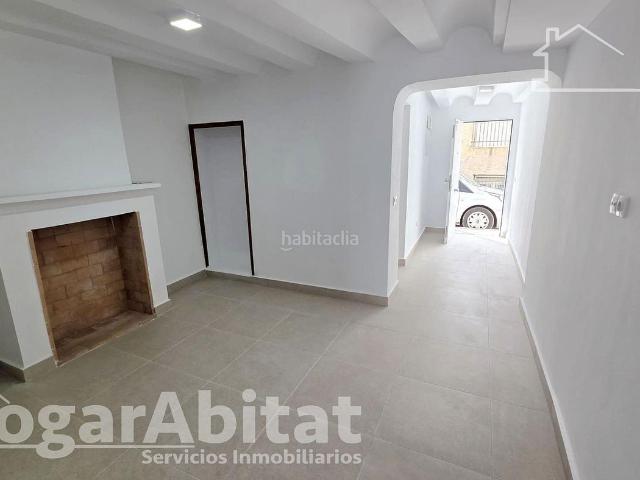 Casa en venta en Pinoso. EN PLENO CENTRO! CASA AMPLIA Y REFORMADA A ESTRENAR CON TERRAZA. Casas.
