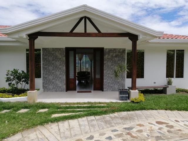 Casa En Venta En Pinchote En. V170424
