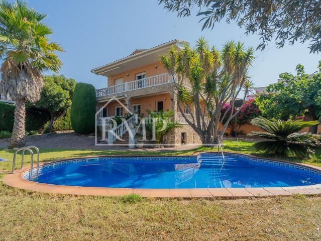 Casa en venta en Pineda de Mar, Can Moré Santa Anna Can Feliu de Merola. Casa con piscina y parcela de 620 m en Can More. Casas Pineda de.
