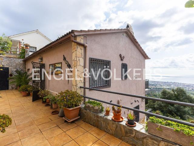 Casa en venta en Pineda de Mar, Can Carreras Montessol. Encanto mediterráneo con vistas panorámicas al mar en Pineda de Mar. Casas Pineda de.