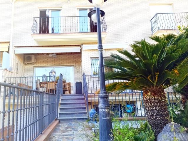 Casa en venta en Pineda de Mar, Poblenou. Casa adosada amplia con garaje de 97 m en Poblenou Pineda de Mar. Casas Pineda de.