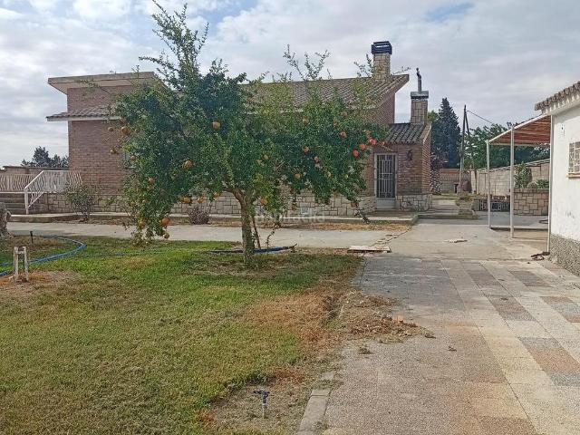 Casa en venta en Pinseque. CASA INDEPENDIENTE EN PINSEQUE CASETAS. Casas.