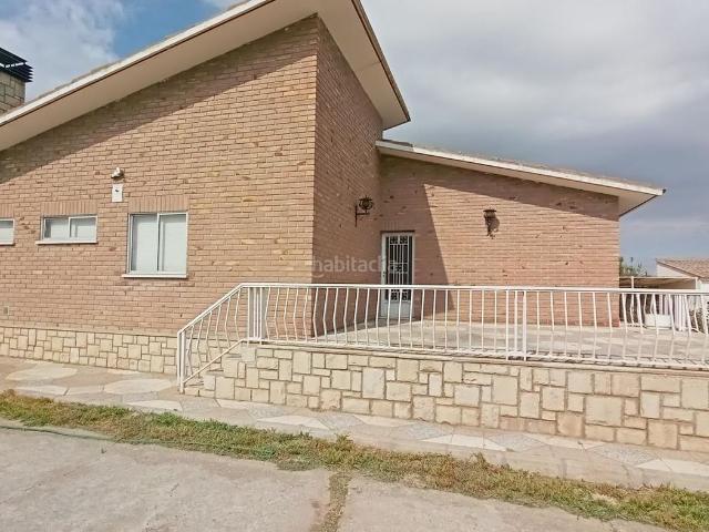 Casa en venta en Pinseque. CASA INDEPENDIENTE EN PINSEQUE CASETAS. Casas.