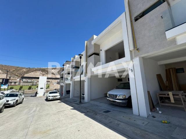CASA EN VENTA EN PLATINUM RESIDENCIAL, EN GUAYCURA, TIJUANA