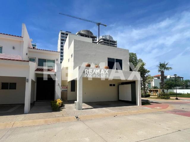CASA EN VENTA EN PLAYA BRUJAS BEACH CLUB AND RESIDENCES