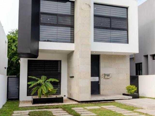 CASA EN VENTA EN PLAYA DEL CARMEN EN RESIDENCIAL EL CIELO