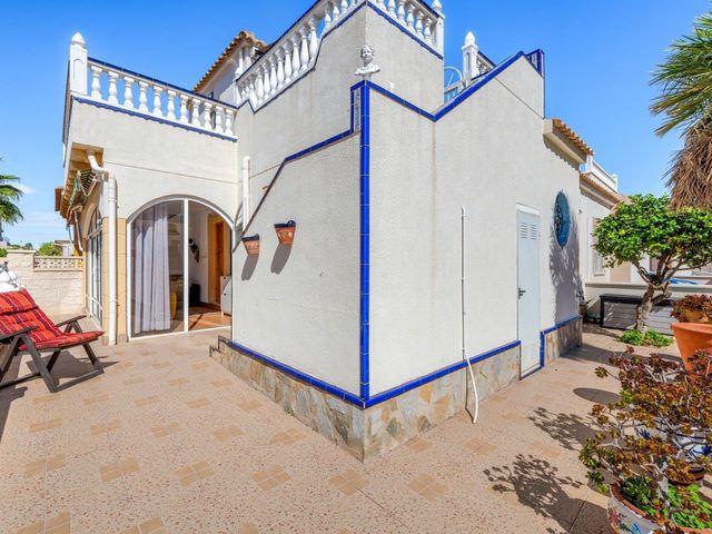 Casa en venta en Playa Flamenca, Alicante Costa Blanca