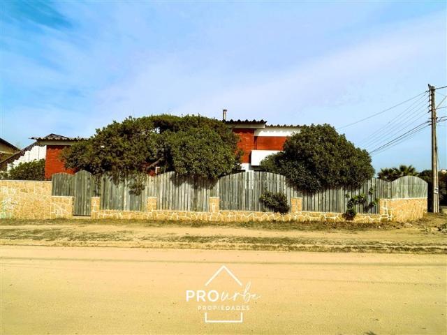 Casa en Venta en Playa Hangaroa / La Puntilla