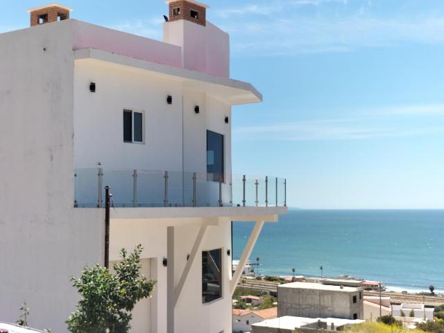 Casa en venta en Playa Hermosa, Playas de Rosarito, Baja California