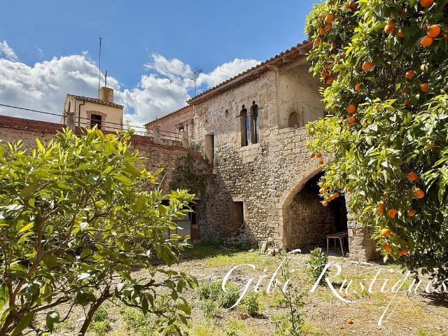 Casa en venta en plaza La, Boadella d´Empordà, de 600 m² 7 habitaciones por 720.000