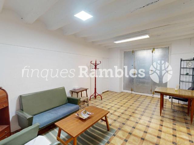Casa en venta en Pobla de Claramunt La. CASA DE POBLE AL CENTRE DE LA POBLA DE CLARAMUNT AMB MOLT POTENCIAL. Casas Pobla de Claramunt.