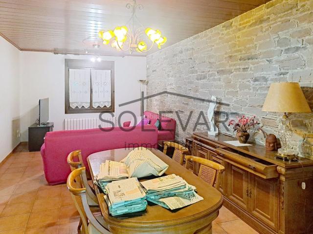 Casa en venta en Pobla de Segur La Pirineos. Casa de pueblo de 201 m2 con 4 dormitorios, chimenea y calefacción en La Pobla de Segur. Casas Pobla de Segur.