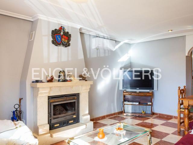 Casa en venta en Pobla de Vallbona la, Núcleo Urbano. Chalet independiente a la venta a 9 minutos del centro urbano de La Pobla de Vallbona!. Casas Pobla de Vallbona.