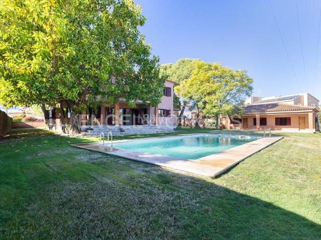 Casa en venta en Pobla de Vallbona la, La Conarda. Preciosa villa con casa de invitados y gran parcela en La Pobla de Vallbona. Casas Pobla de Vallbona.