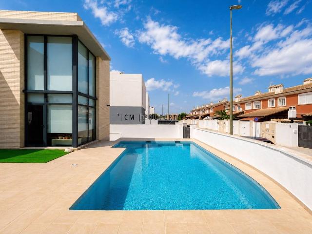 Casa en venta en Pobla de Vallbona la, Pla dels Aljubs. Chalet en venta, 4 habotaciones en La Pobla de Vallbona. Casas Pobla de Vallbona.