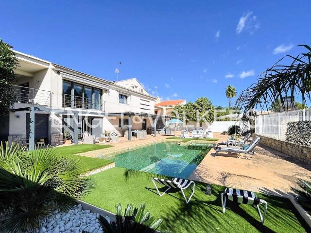 Casa en venta en Pobla de Vallbona la, Rascanya. Magnífica Villa con vivienda de invitados, piscina y gimnasio en La Pobla de Vallbona. Casas Pobla de Vallbona.