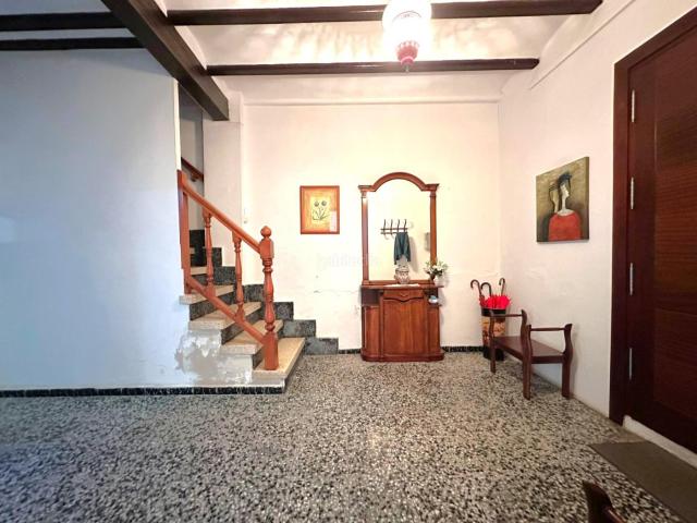 Casa en venta en Pobla Llarga la. Encantadora casa de pueblo en La Pobla Llarga con gran potencial y excelente ubicación. Casas Pobla Llarga.
