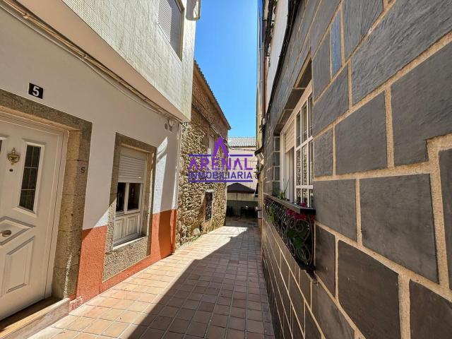 Casa en venta en Pobra do Caramiñal A. Casa en zona comercial. Casas Pobra do Caramiñal.
