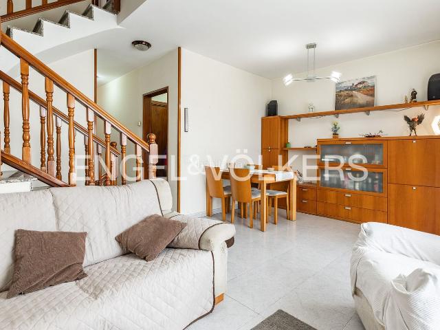 Casa en venta en Polinyà. Casa en el centro de Polinyà con gran patio. Casas.
