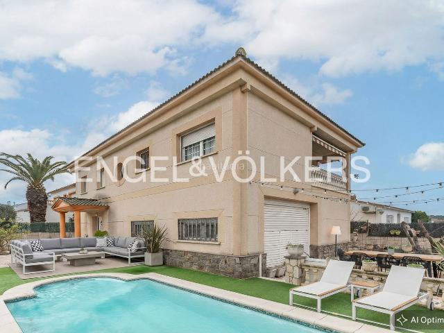 Casa en venta en Polinyà. CASA CENTRO POLINYÀ CON PISCINA IDEAL DOS FAMILIAS. Casas.