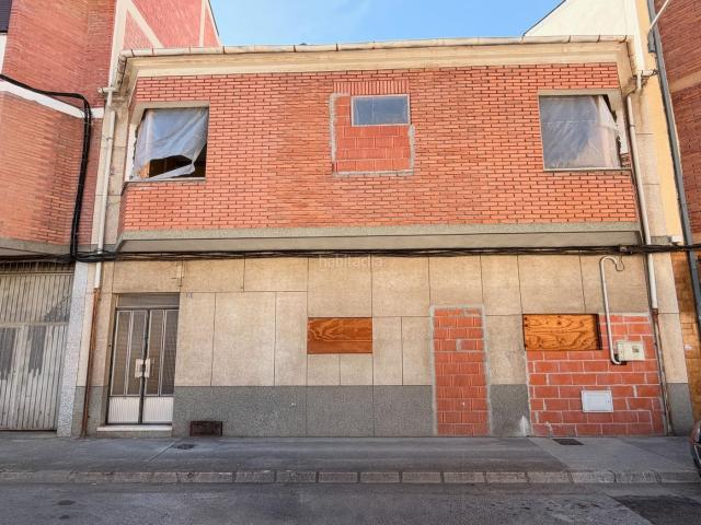 Casa en venta en Ponferrada, Cuatro Vientos. VENTA Casa en Cuatrovientos para terminar de reformar. Casas.
