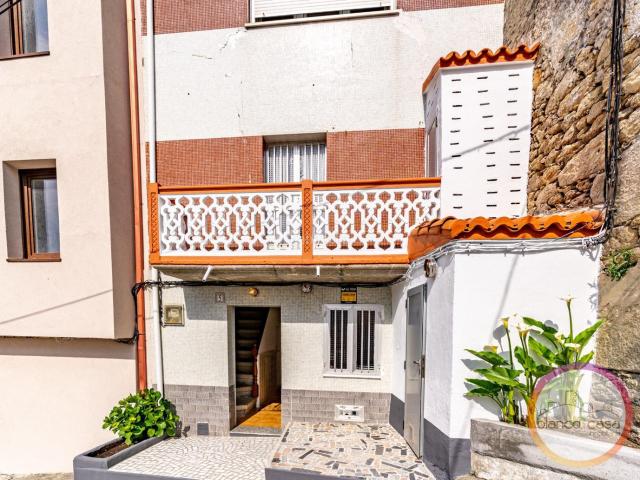 Casa en venta en Ponteceso. CASA A 190 METROS DE LA PLAYA EN CORME CON VISTAS AL MAR POR 94.900!. Casas.