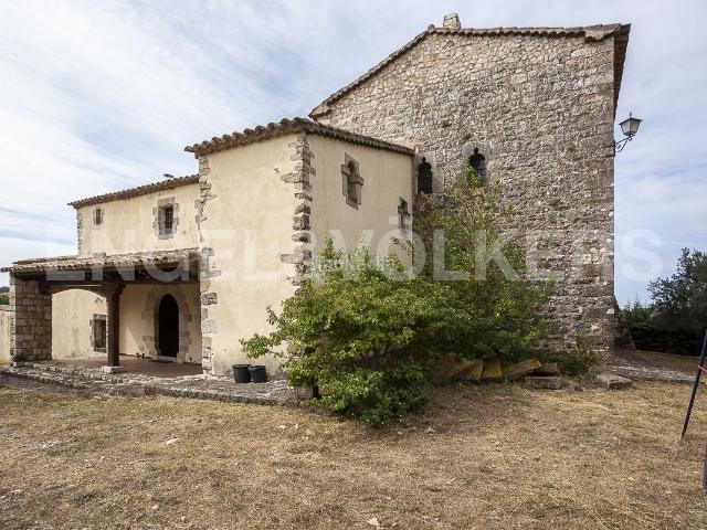 Casa en venta en Pontons. Exclusiva Finca Catalogada en el Penedès. Casas.