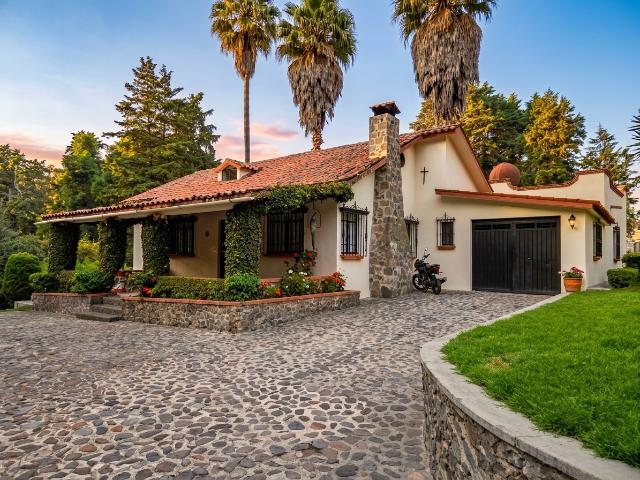 Casa en Venta en Popo Park | 2,398 m2 de Naturaleza a unos Pasos del Volcán Popocatépetl