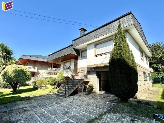 Casa en venta en Porriño O. Exclusivo chalet independiente en el centro de Porriño. Casas Porriño.