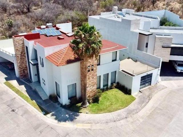 CASA EN VENTA EN PORTA FONTANA