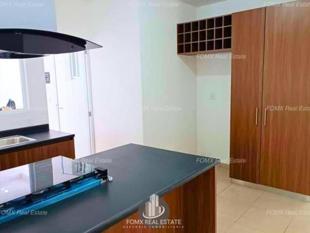 Casa en venta en Porta Fontana de 4 recámaras