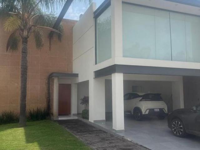 Casa en venta en Portafontana con 3 recámaras y 316 m2 superficie de terreno en venta en León