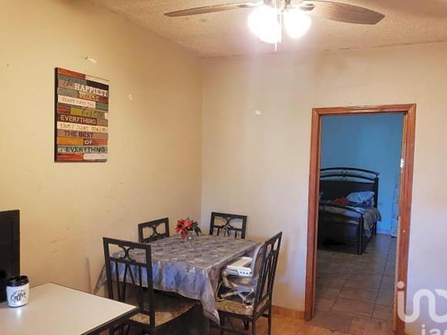 CASA EN VENTA EN PORTALES 4, MEXICALI