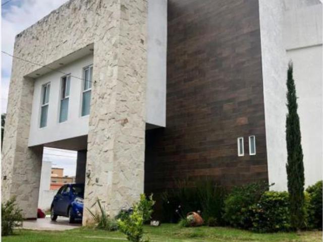 Casa en venta en Portones del Carmen, León, Guanajuato