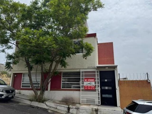 CASA EN VENTA EN PRADERAS DEL BOSQUE, CORREGIDORA, QRO