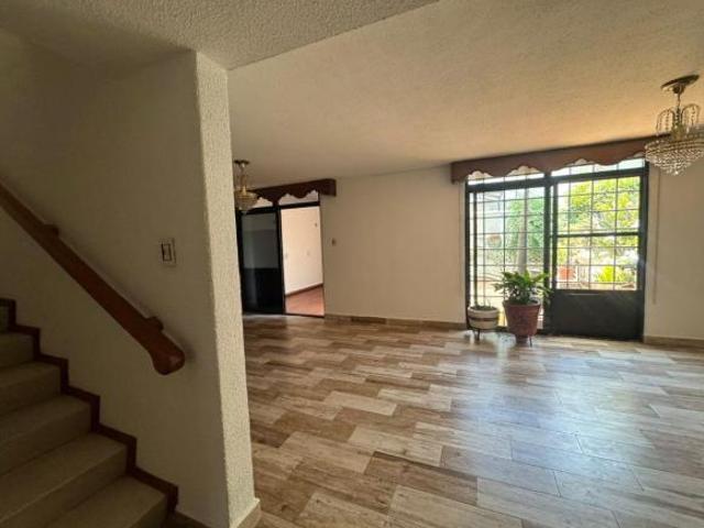 CASA EN VENTA EN PRADO VALLEJO
