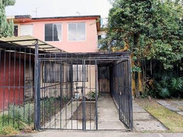 Casa en Venta en Prados de Tollocan