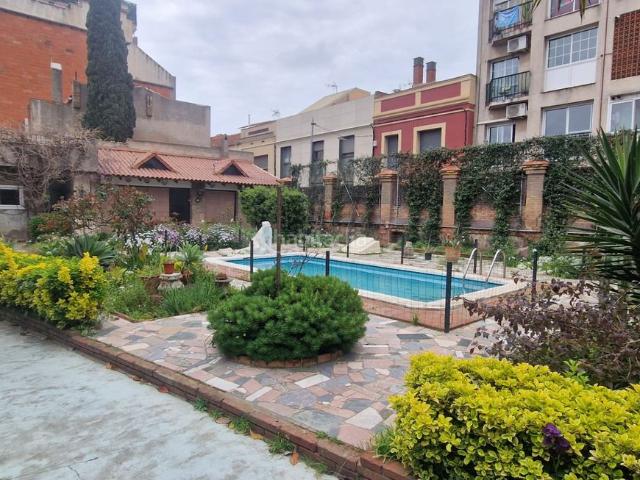 Casa en venta en Prat de Llobregat El, Centre. FINCA EXCLUSIVA Y CENTRICA. Casas Prat de Llobregat.