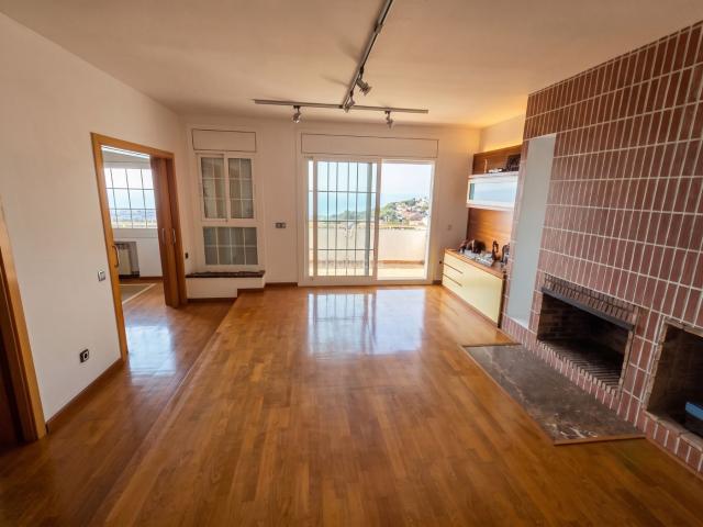 Casa en venta en Premià de Dalt. VILLA CON VISTAS AL MAR, PISCINA PRIVADA Y PISTA DE TENIS EN PREMIÀ DE DALT. Casas Premià de.